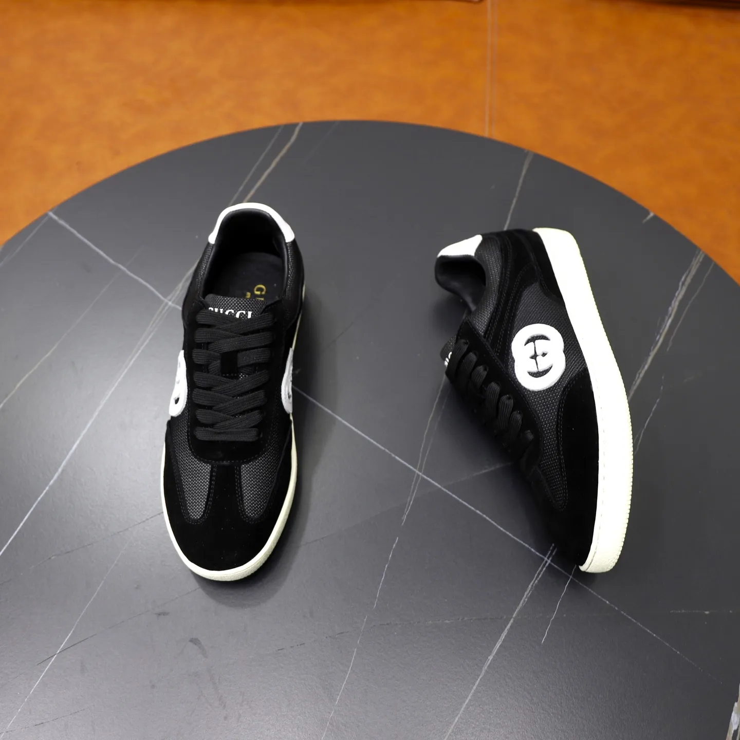 Men's shoes: 400💰🙅‍♂️🙅‍♂️🙅‍♂️ Brand: GUCCI Standard code: 38-44 (45 customized) Grade: Same as the official website Material: Original leather splicing Comfortable and breathable lining Original wear-resistant outsole Style category: Men's fashionable casual shoes Running sneakers Noble luxury brand elements Top luxury Color: actual picture color